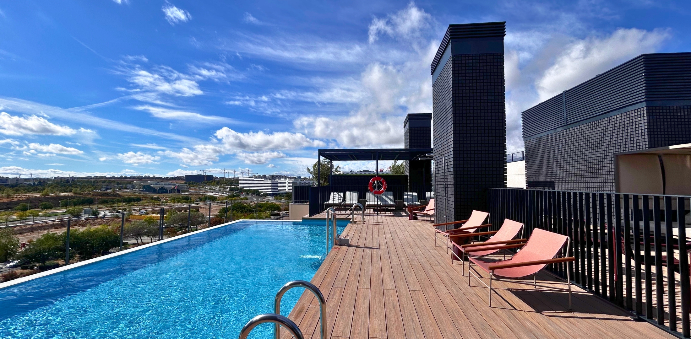 Piscina en Calido Valdebebas